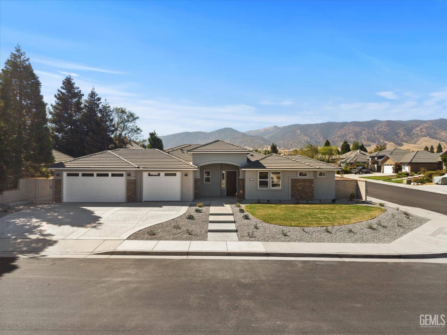 402 Mesquite Drive — photo 5