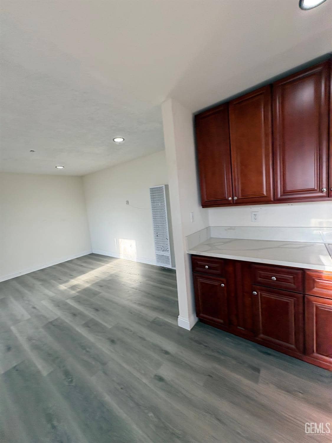 913 Jeffrey Street — photo 4