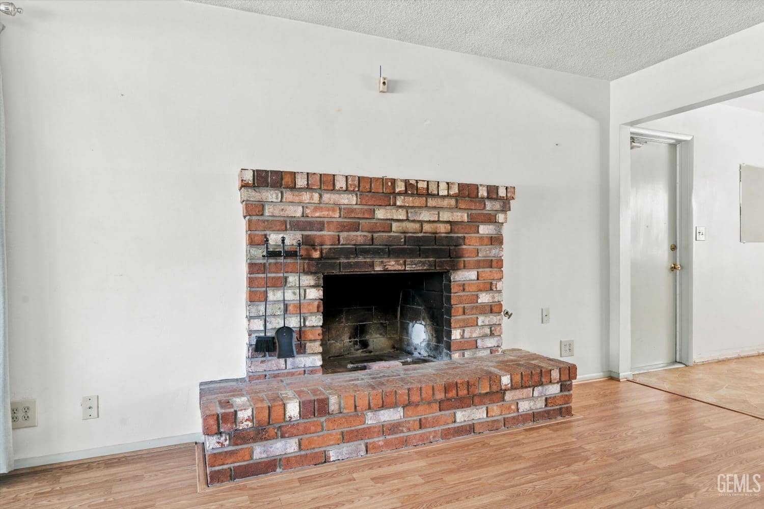 414 Brentwood Drive — photo 2