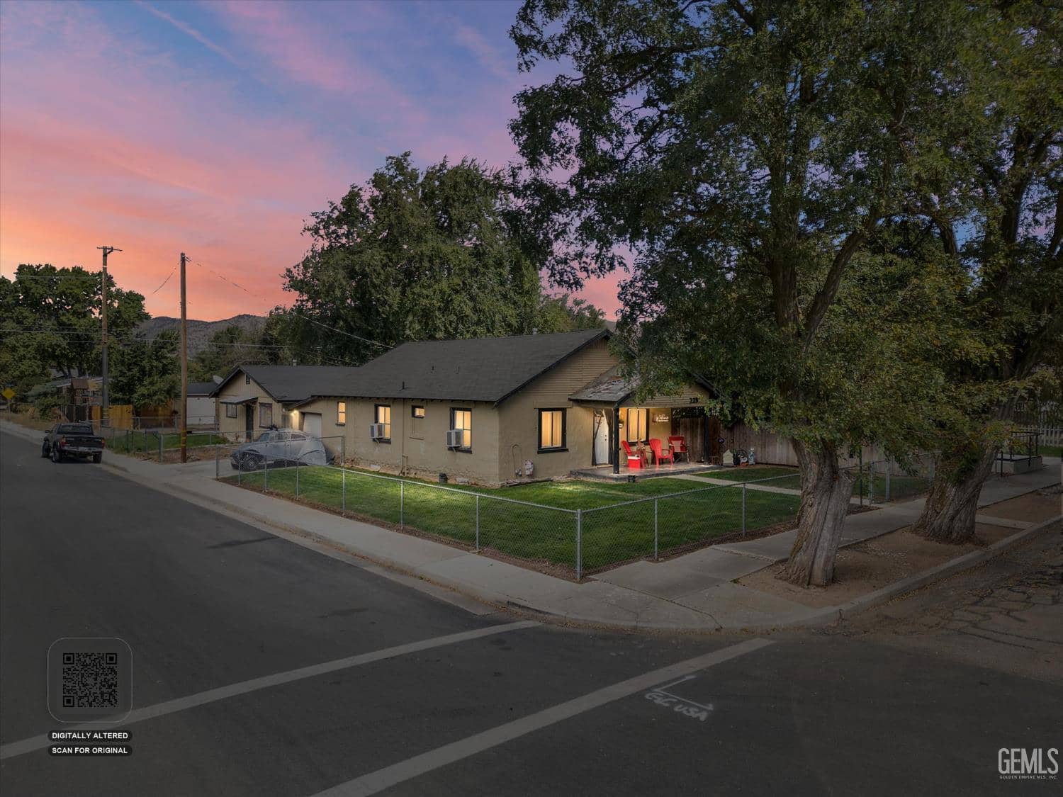 229 W D Street