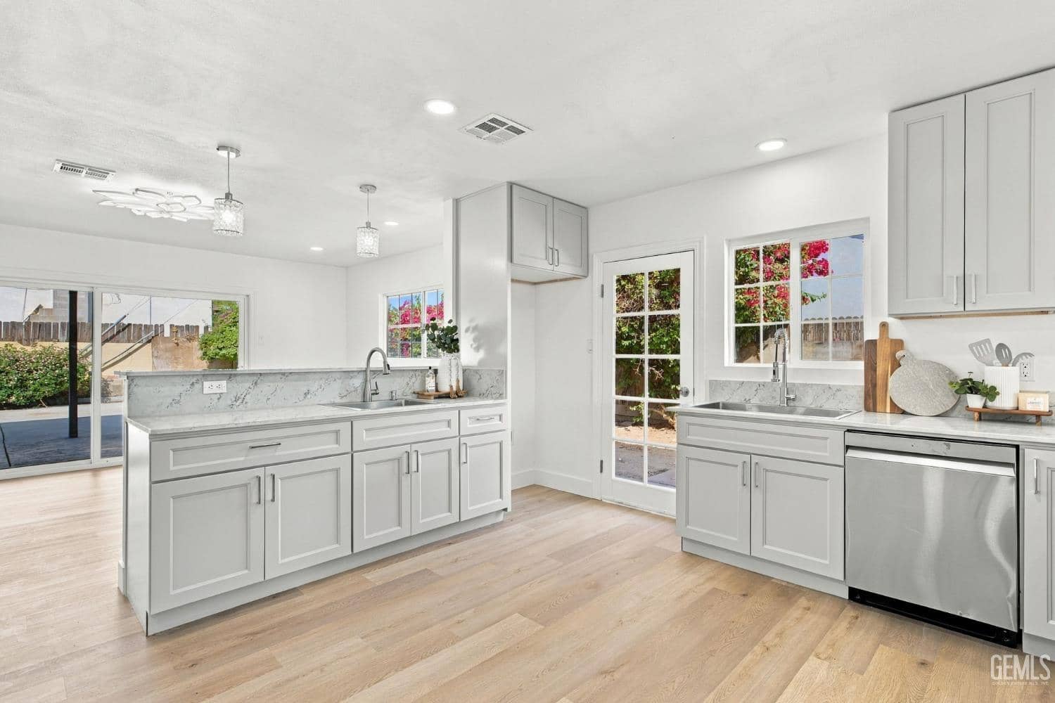 421 Brookhaven Drive — photo 5