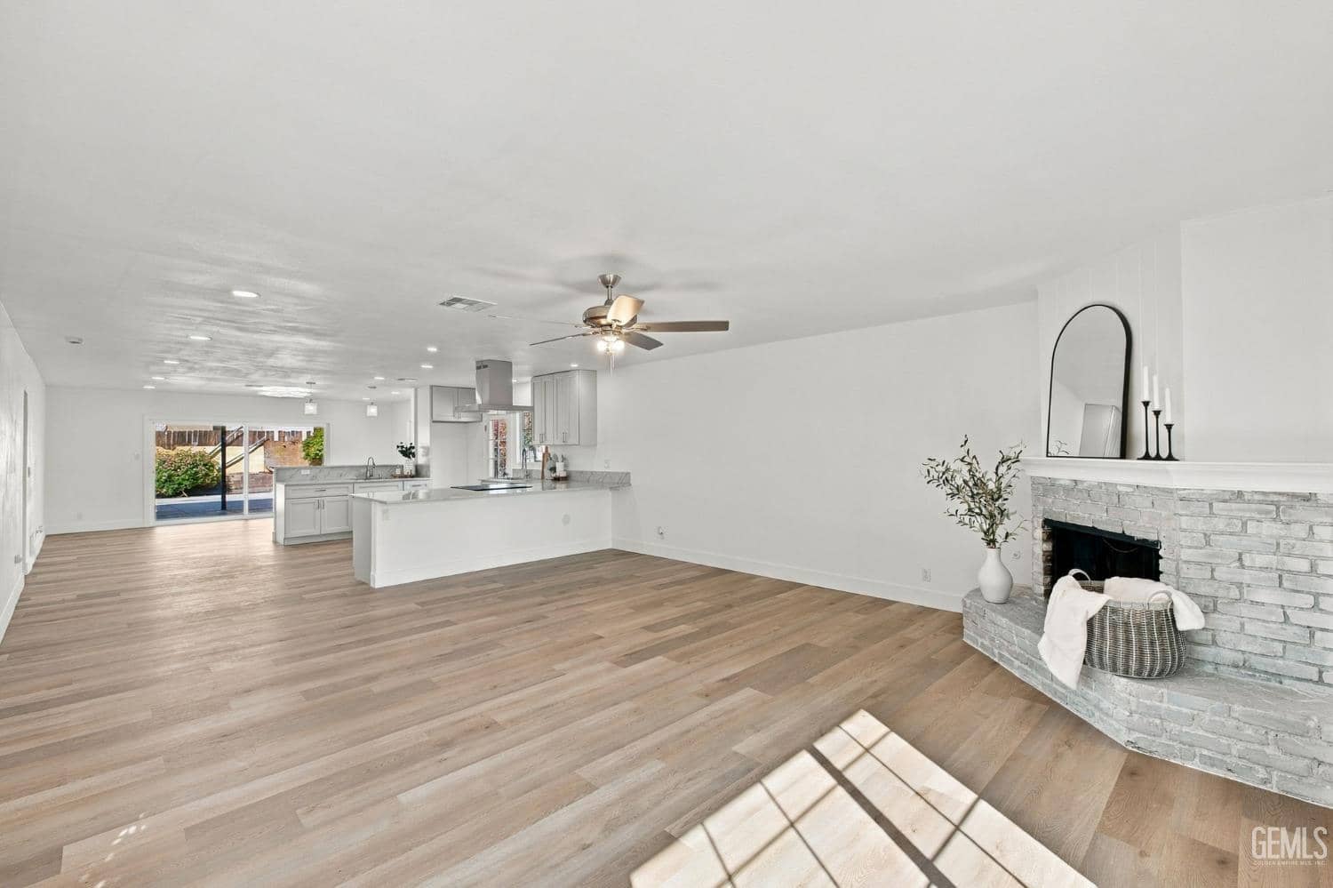 421 Brookhaven Drive — photo 3