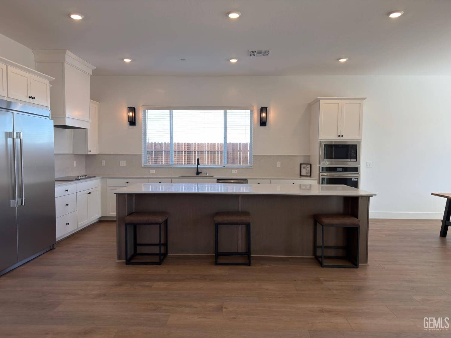 8301 Merrion Square Avenue — photo 2