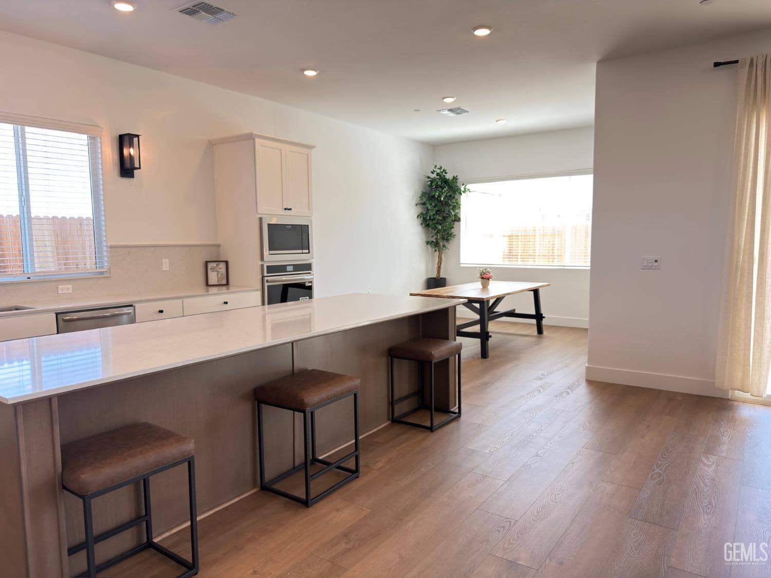 8301 Merrion Square Avenue — photo 3