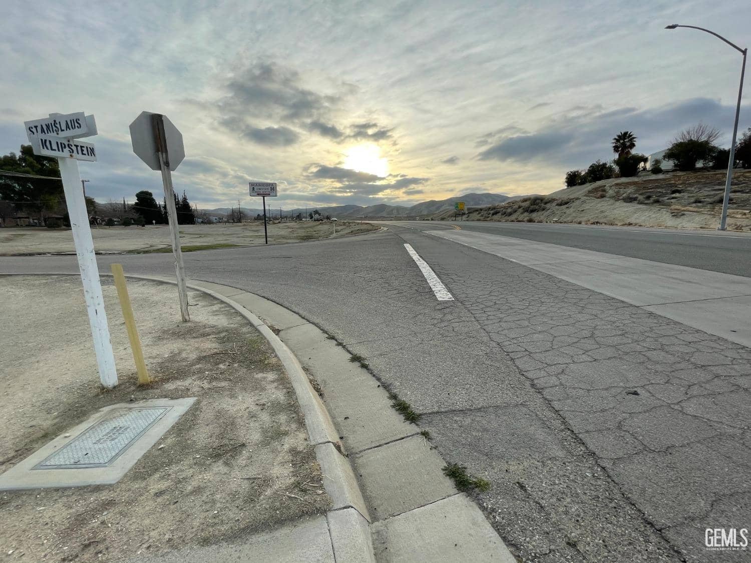 CA-33 — photo 6