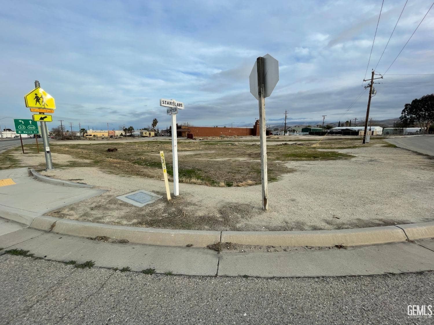 CA-33 — photo 3