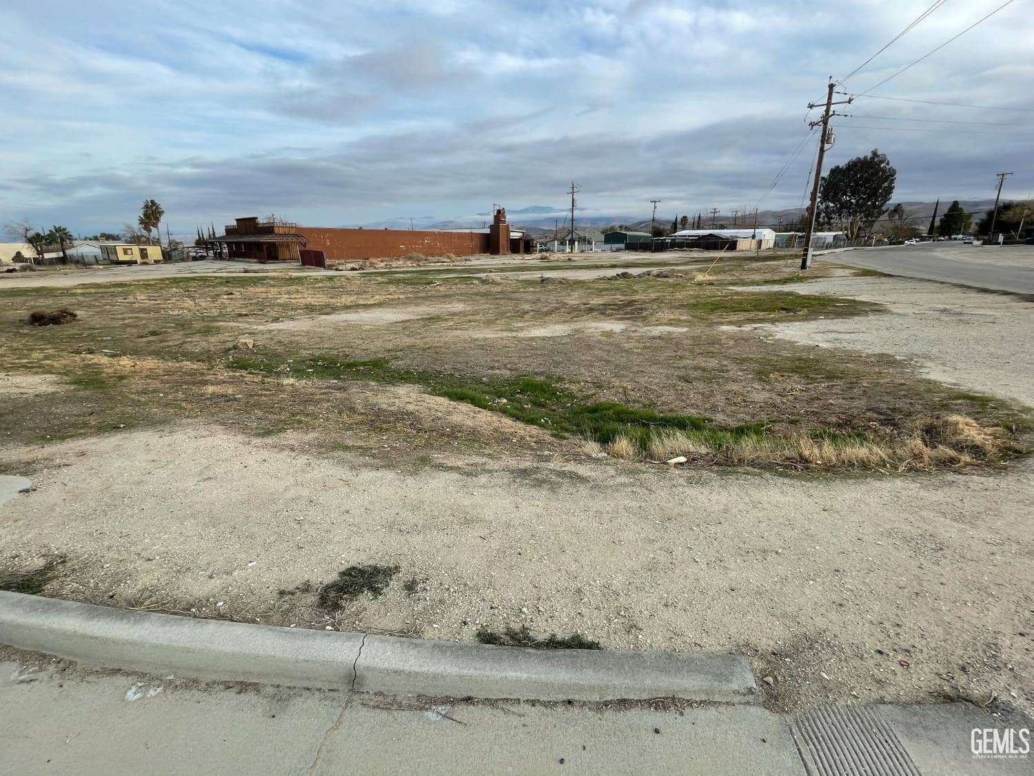 CA-33 — photo 4