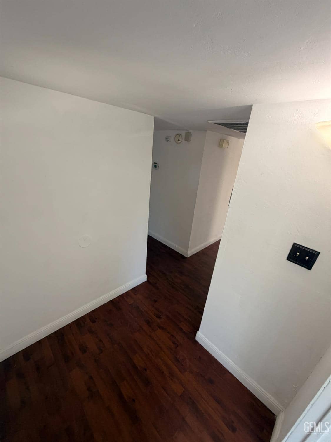 2213 Dayton Avenue — photo 3