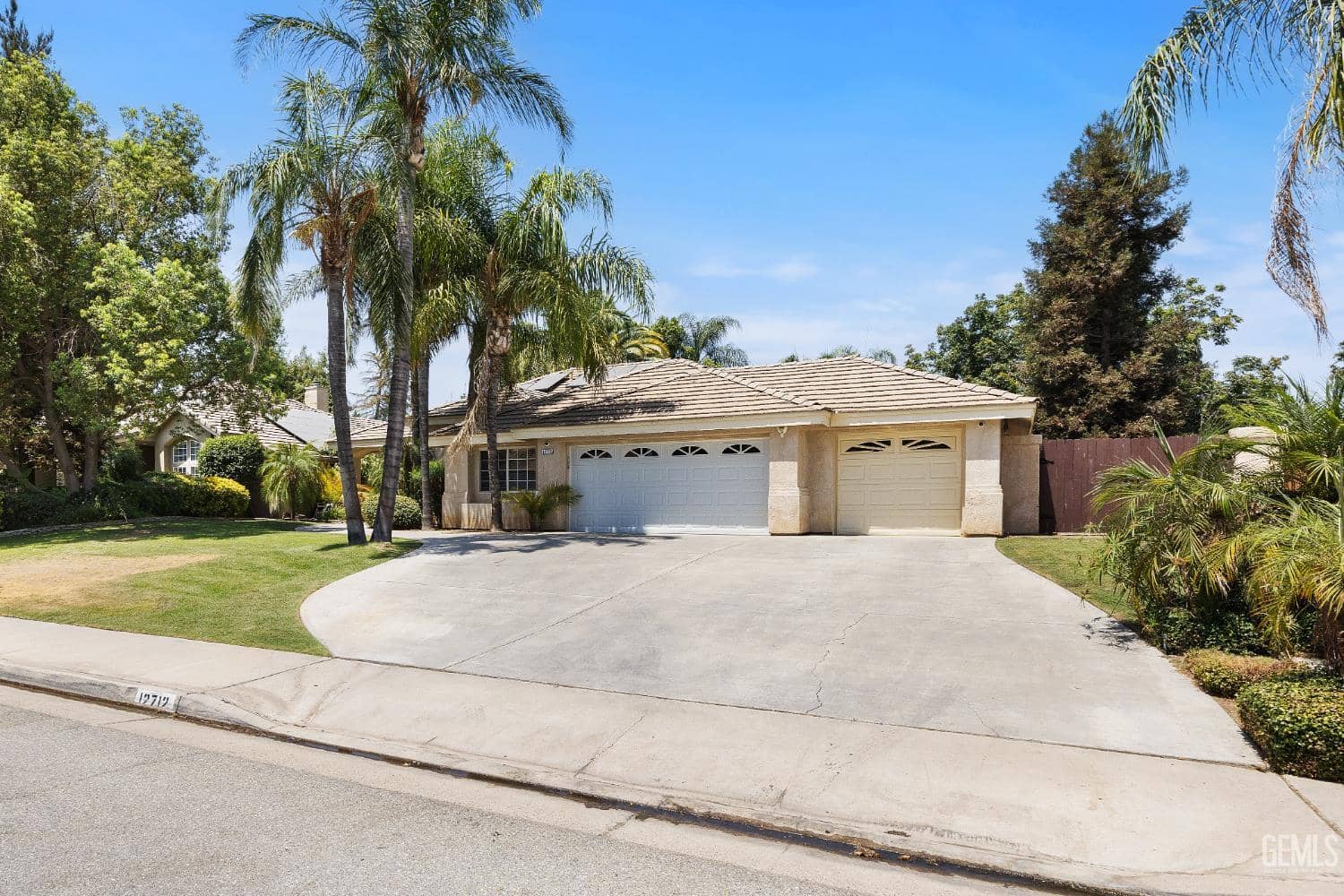 12712 Dove Creek Drive — photo 2