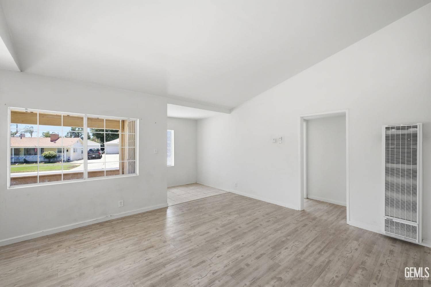 214 LOWELL Drive — photo 4