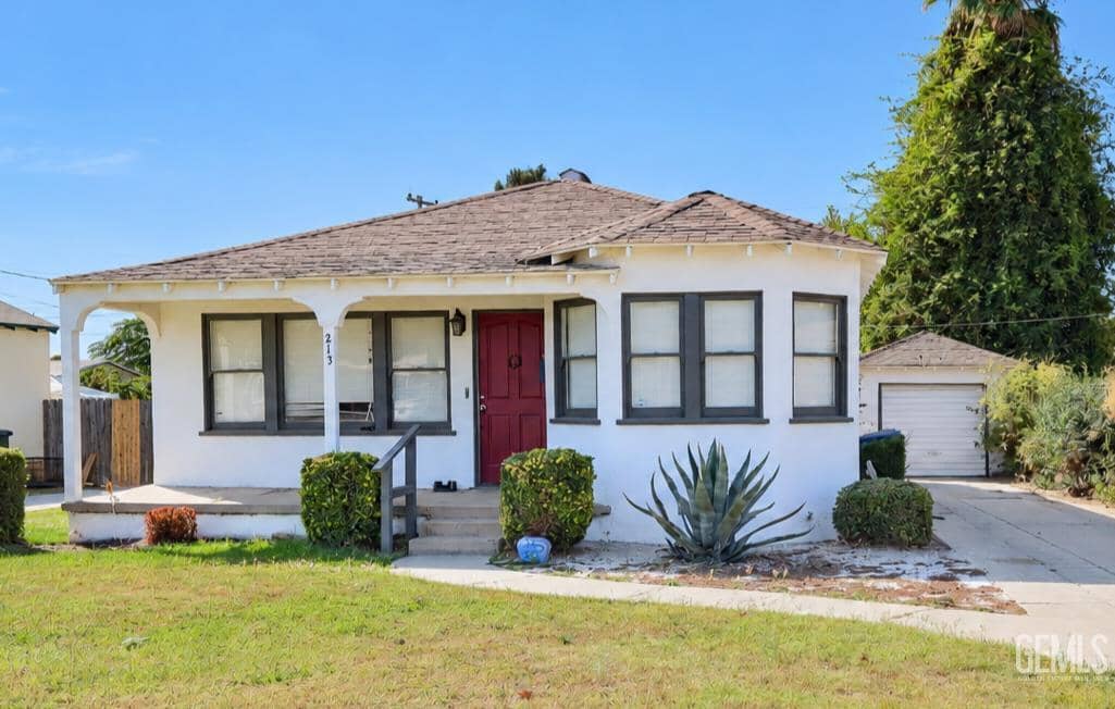 213 El Tejon Avenue
