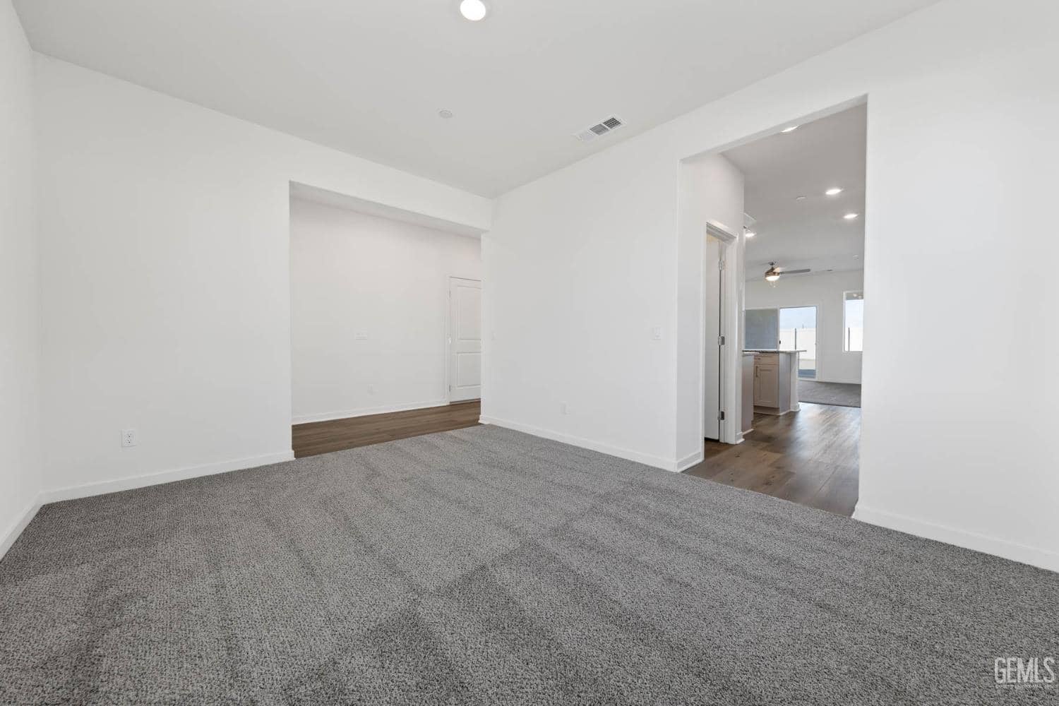 7931 Blueberry Avenue — photo 4