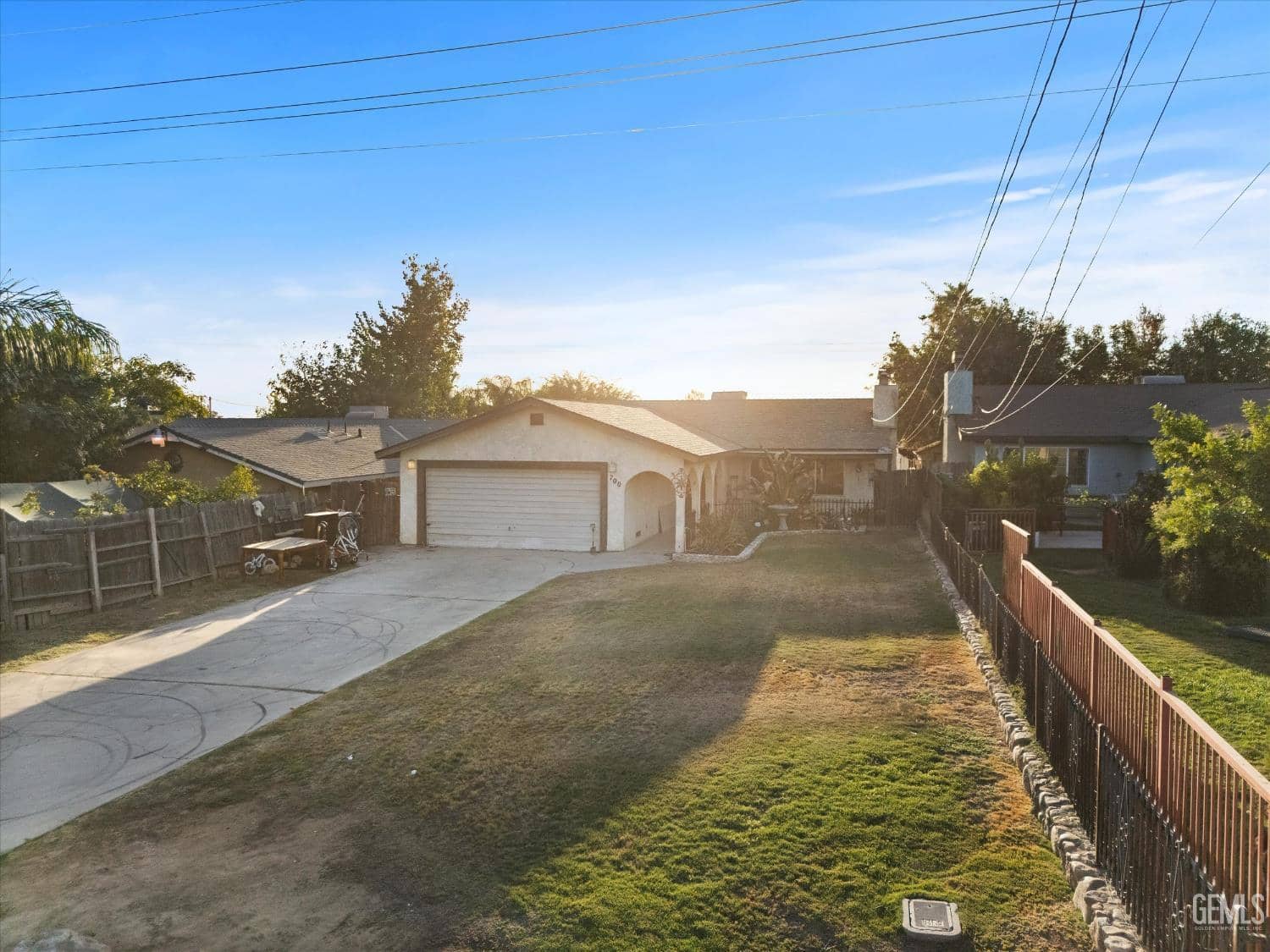 700 Brentwood Drive — photo 2