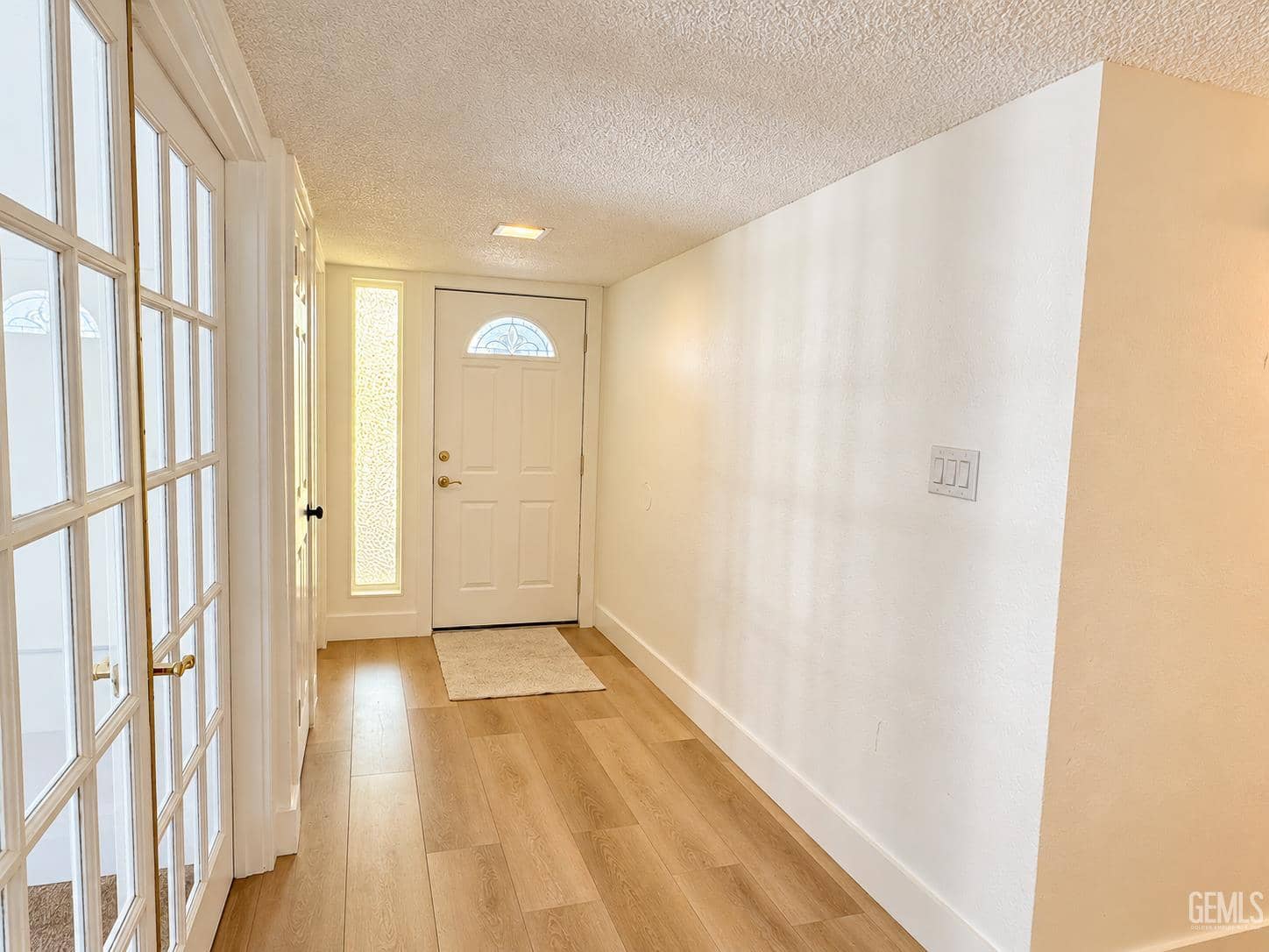 5909 Cedar Falls Drive — photo 3