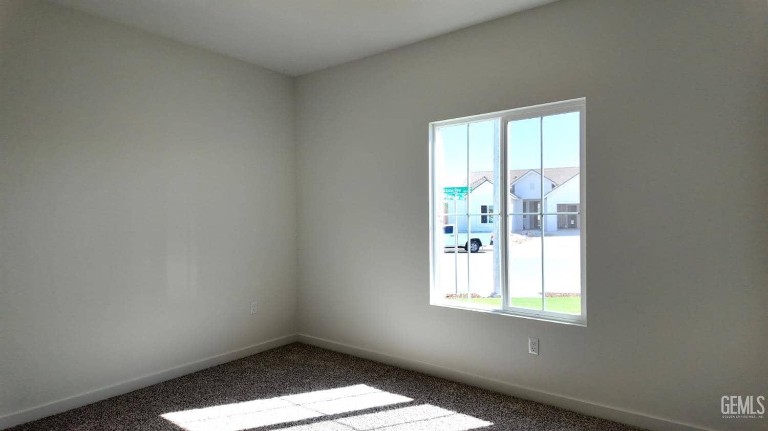 10702 Clackamas Way — photo 6
