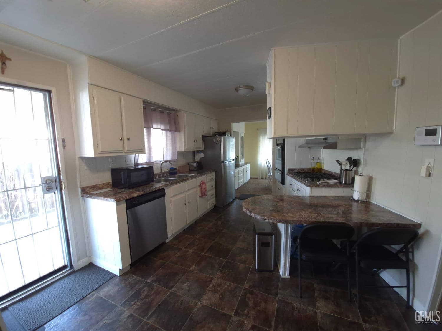 400 E Roberts Lane — photo 5