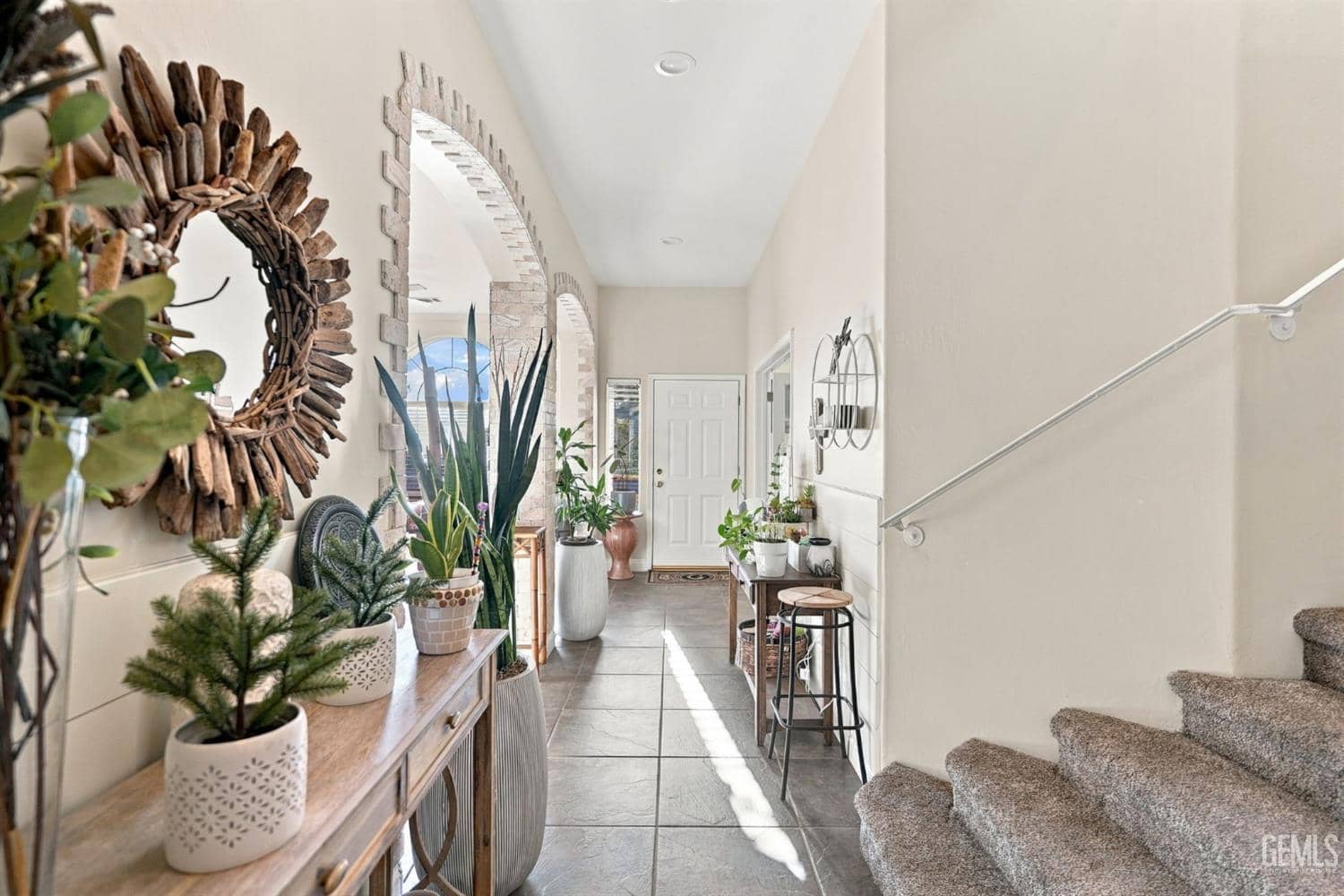 818 Mountain Park Drive — photo 2