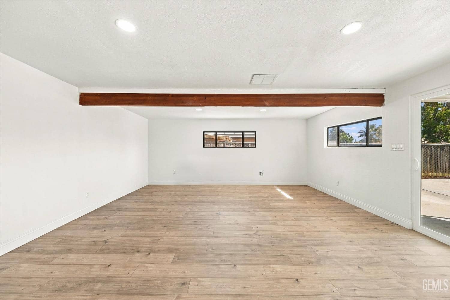 10601 Michele Avenue — photo 6