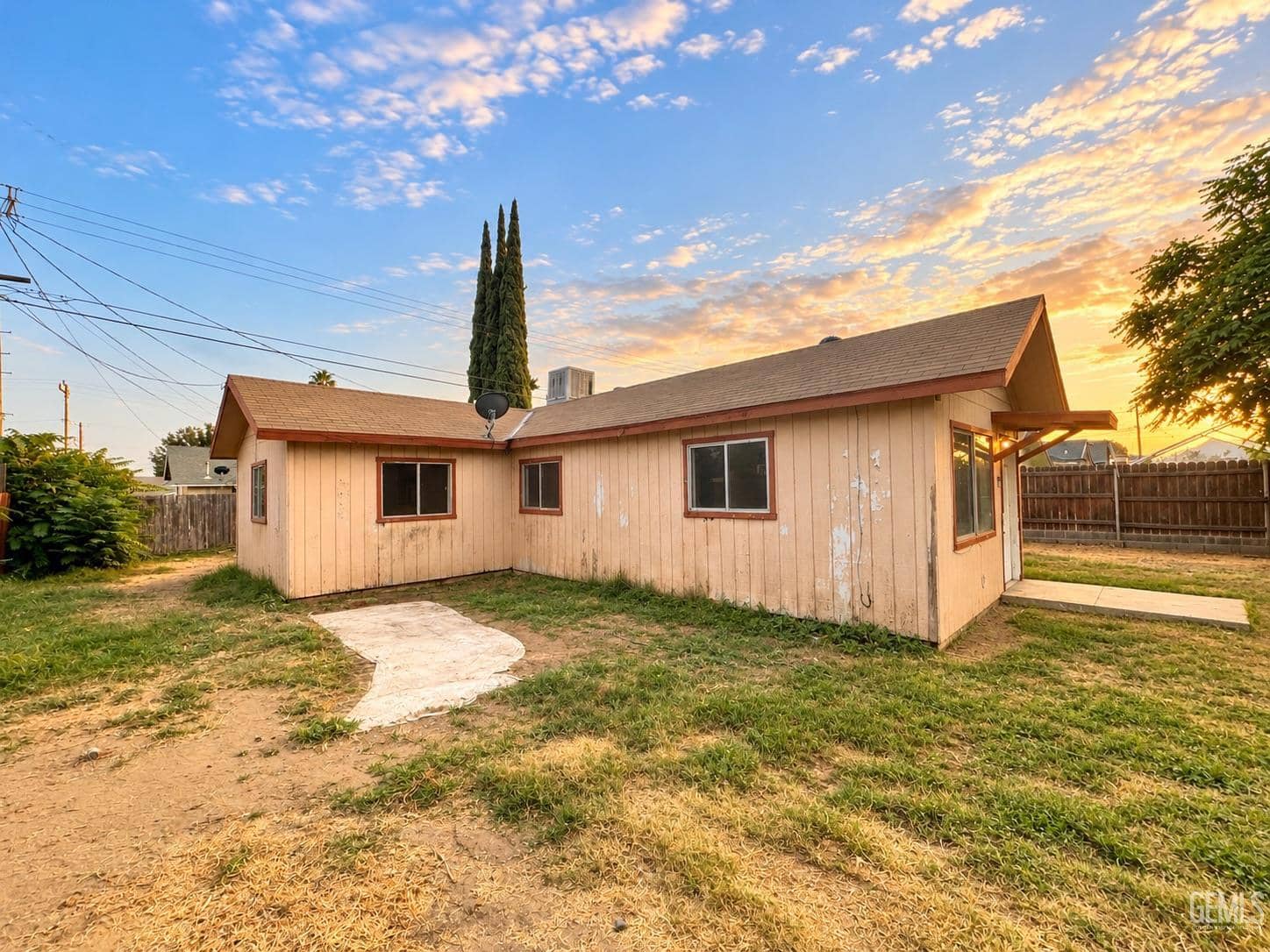 807 Castaic Avenue — photo 3