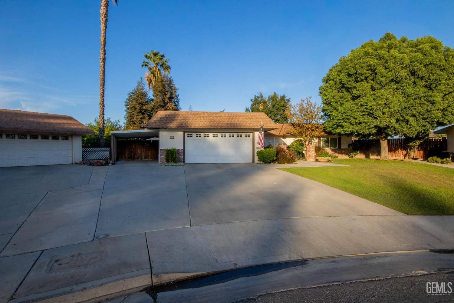 104 River Oaks Drive — photo 3