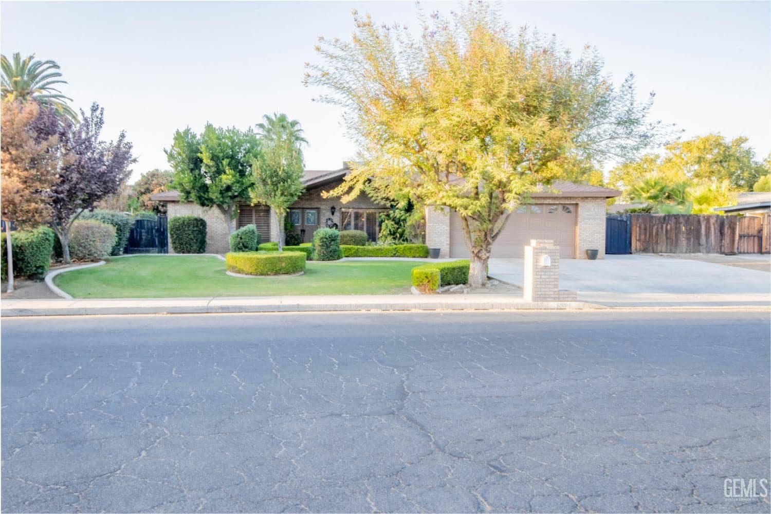 6904 Quailwood Drive — photo 2