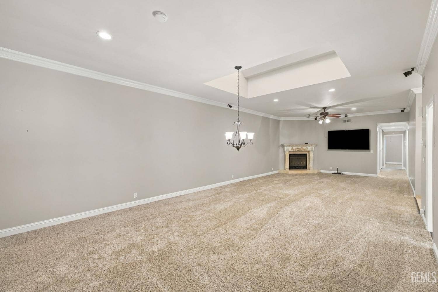 2323 Easthills Drive — photo 6