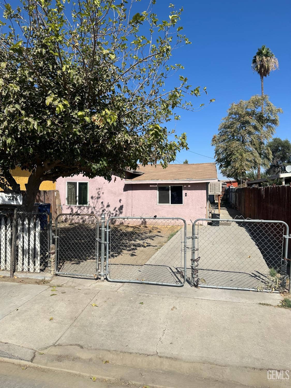 226 E 7th Street — photo 3