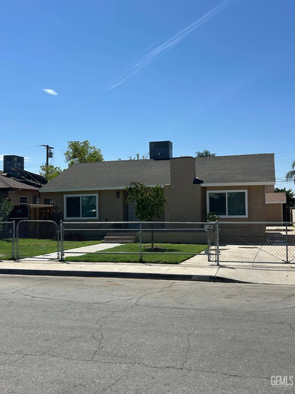 321 Mariposa Avenue — photo 5