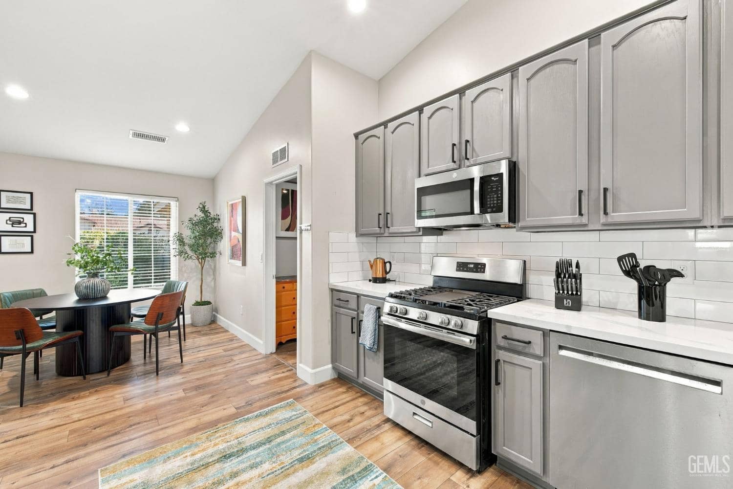 1005 Oshkosh Court — photo 1