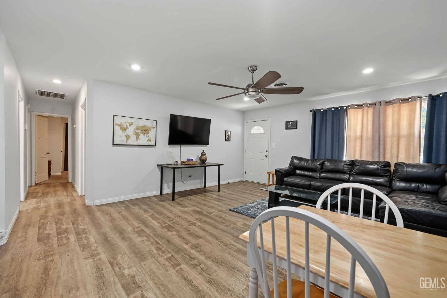 2813 Truxtun Avenue — photo 6