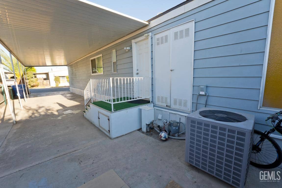 900 James Road — photo 4