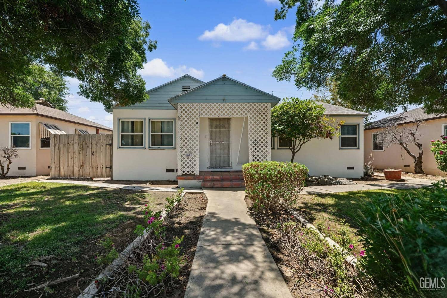 2813 Truxtun Avenue