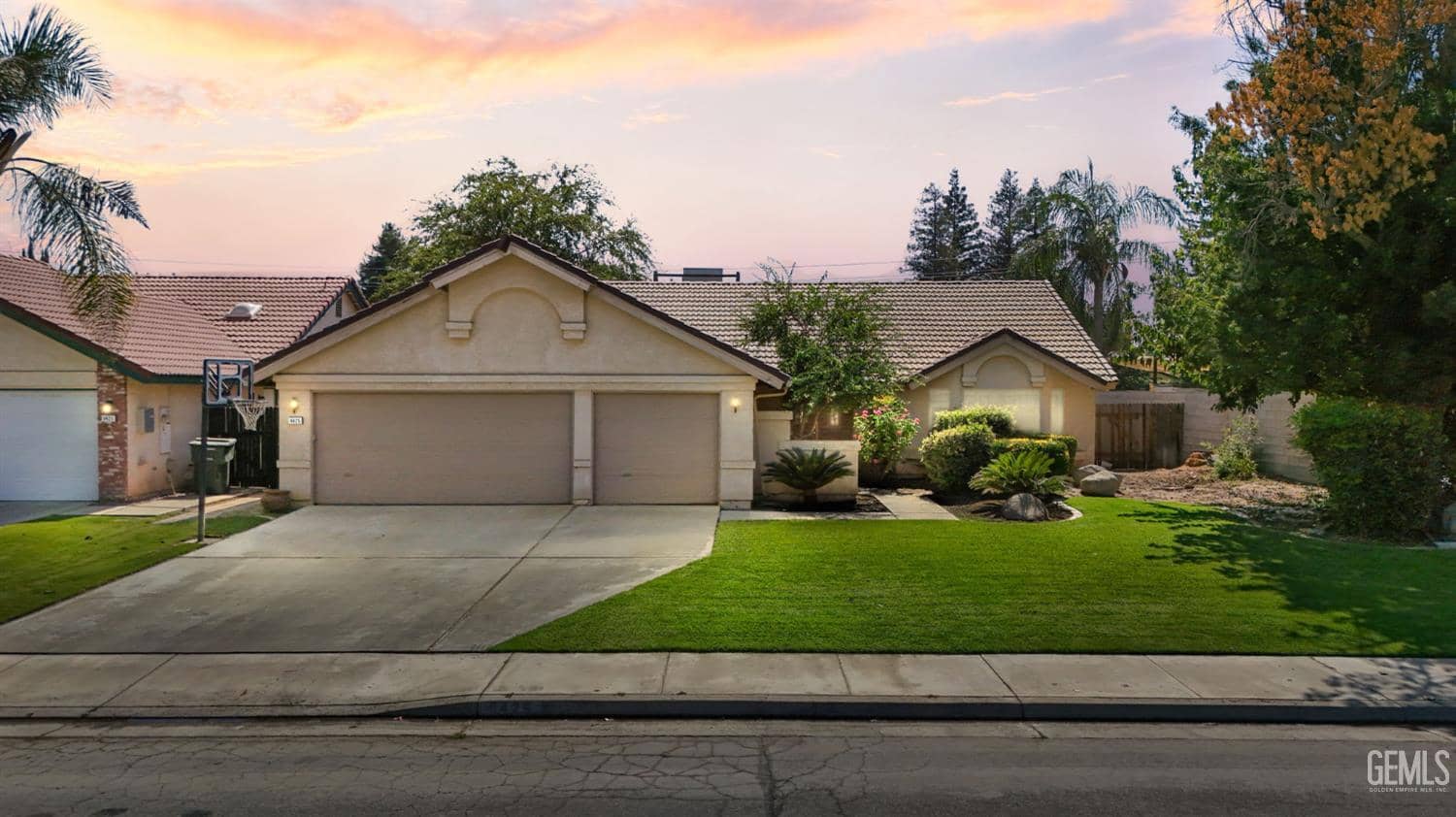 9425 Eagle Oak Road — photo 1