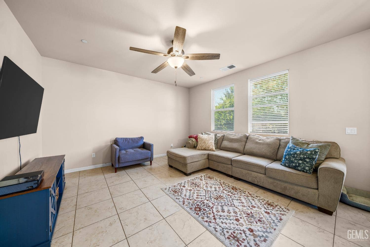 811 White Alder Drive — photo 4
