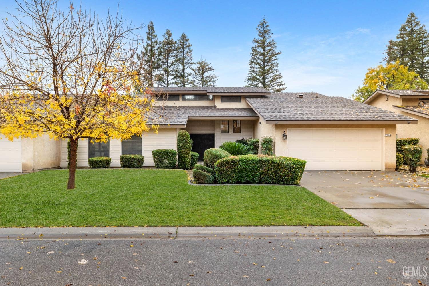 2200 El Portal Drive — photo 1