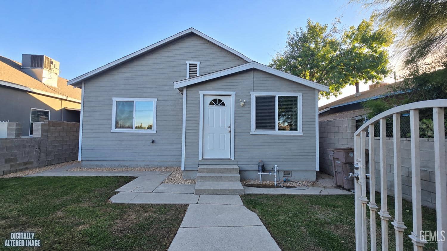 923 Sumner Street — photo 1