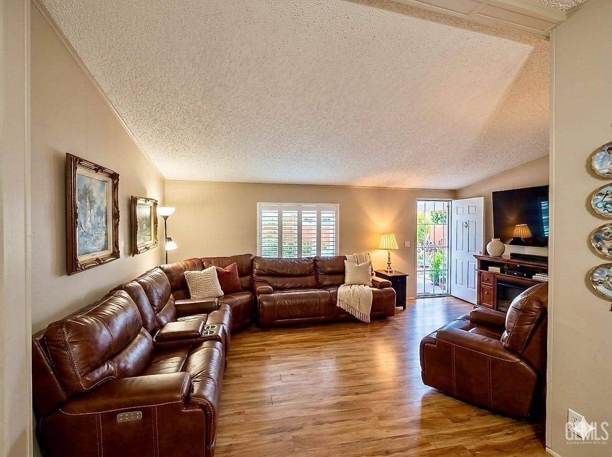 4216 Kingman Lane — photo 4